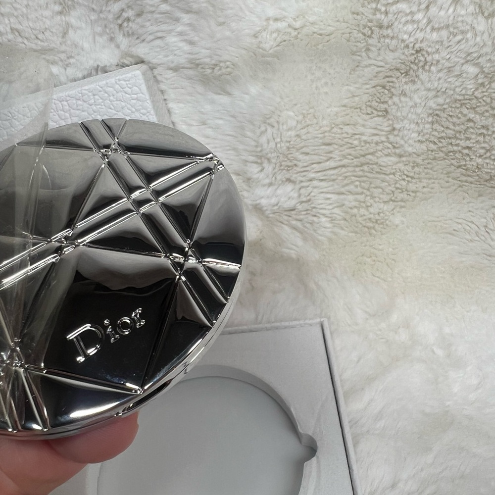 Dior Silver Compact Case - Picture 4 of 6